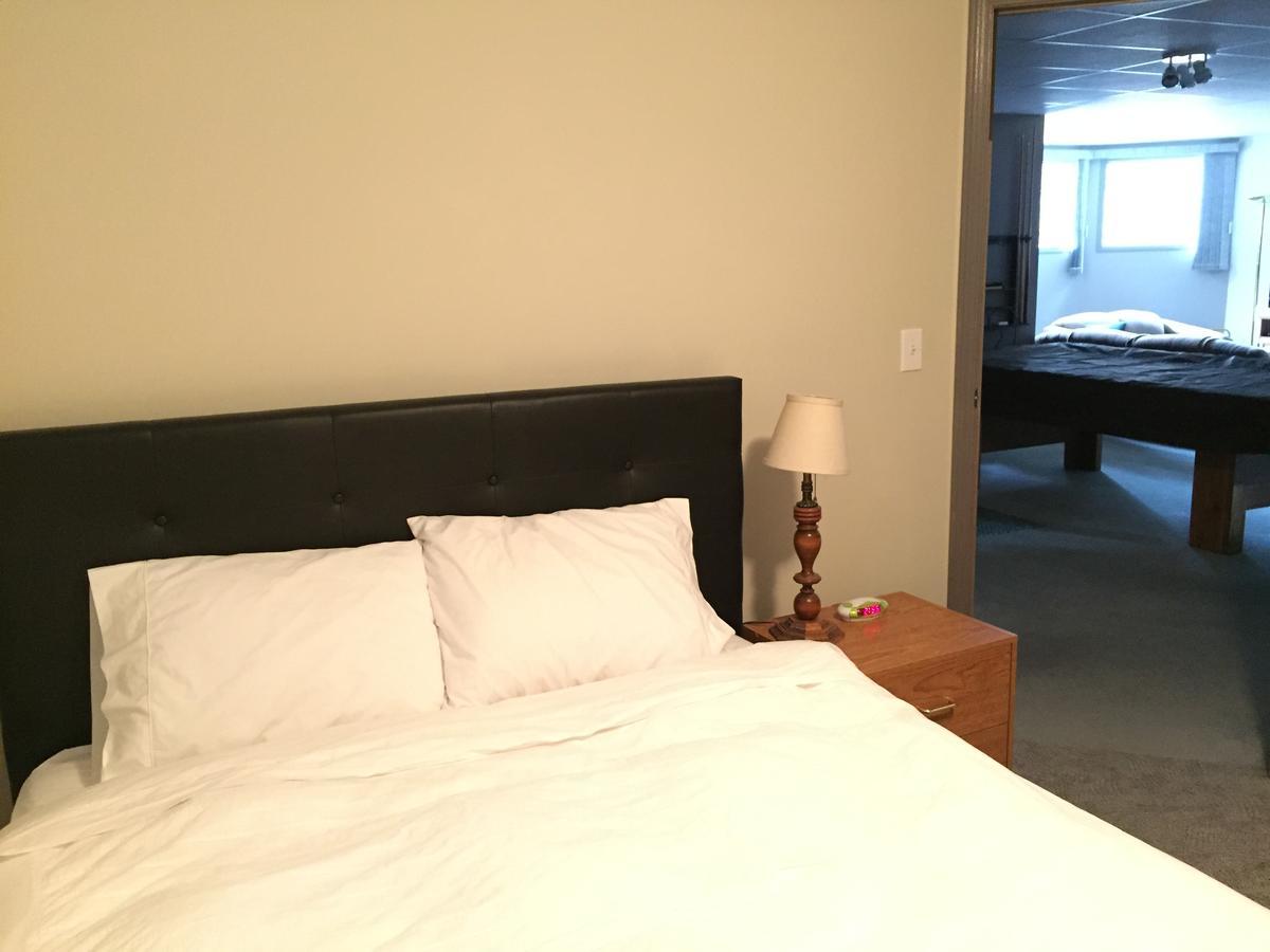 Bed & Breakfast Monarch Canmore Exteriör bild