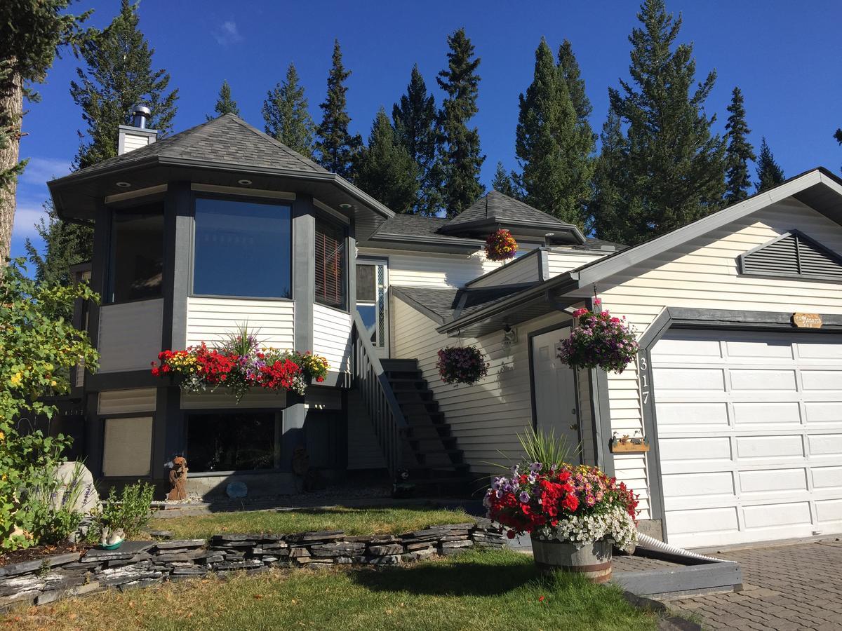 Bed & Breakfast Monarch Canmore Exteriör bild